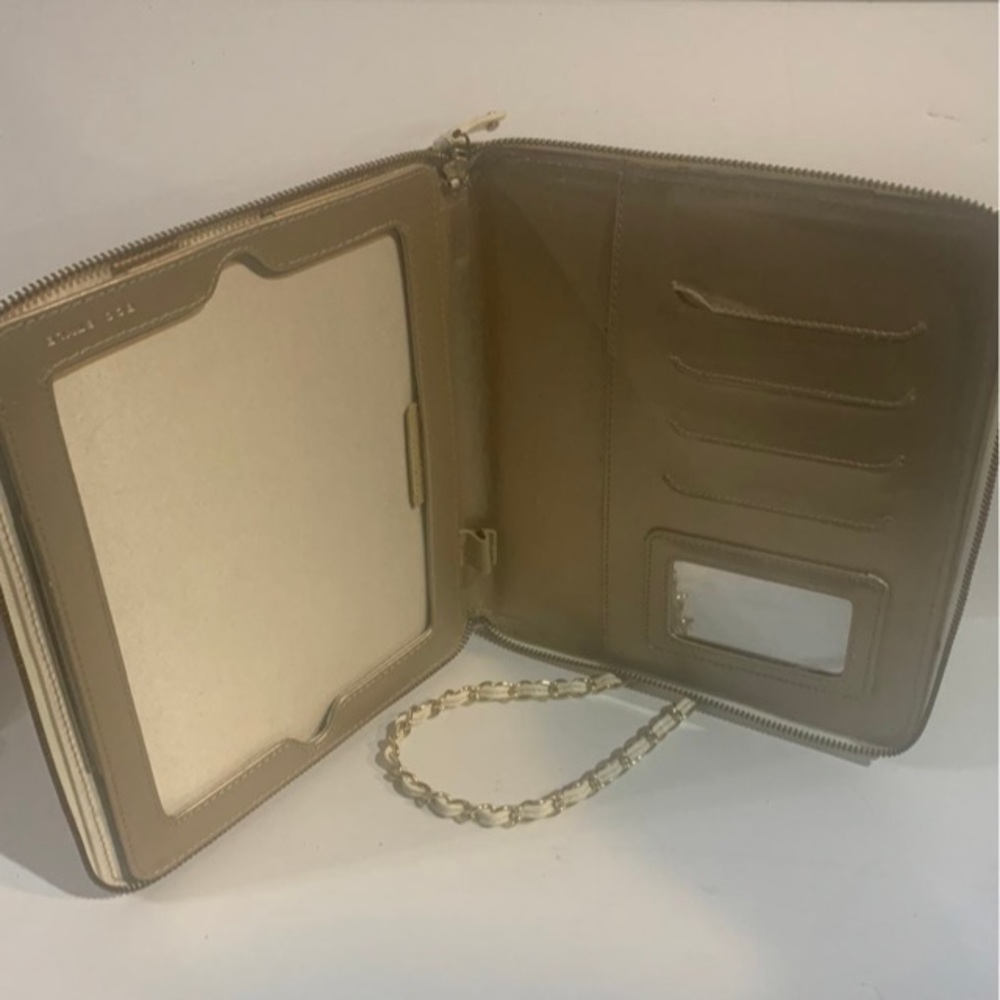 Purse - Picture 2 of 6